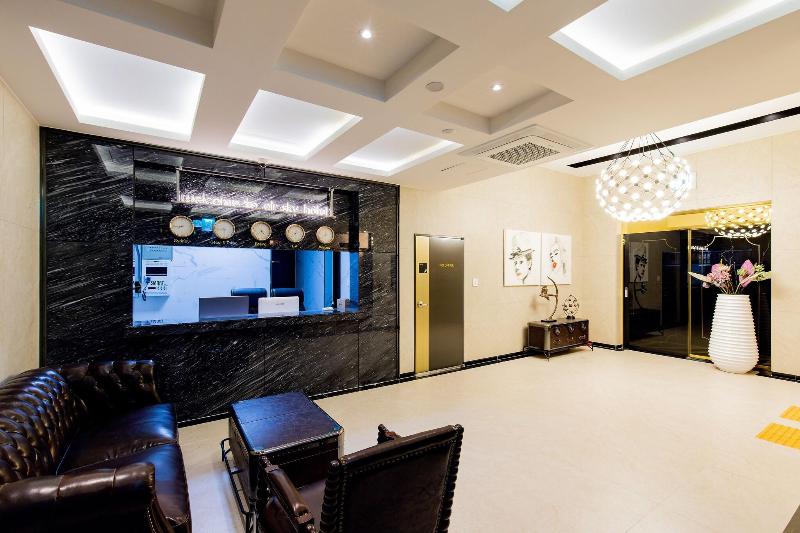 Air Sky Hotel image