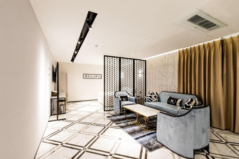 Air Sky Hotel image