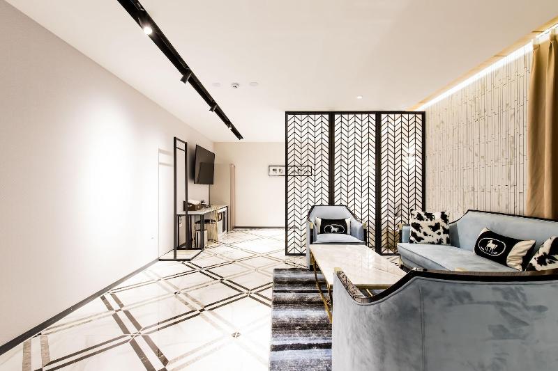 Air Sky Hotel image