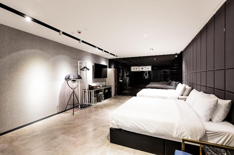 Air Sky Hotel image