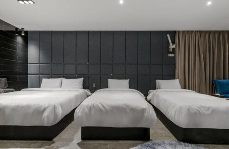Air Sky Hotel image