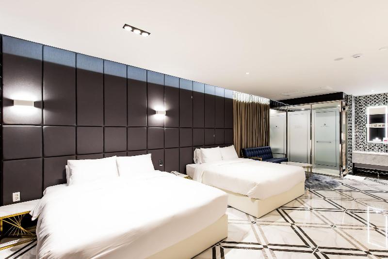 Air Sky Hotel image