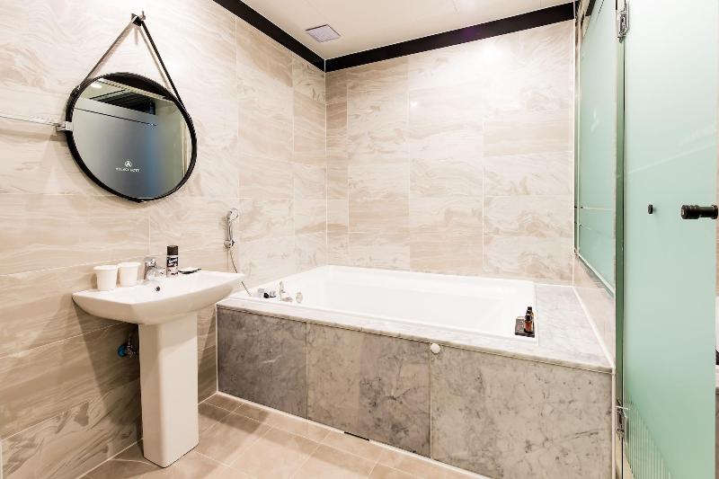 Air Sky Hotel image