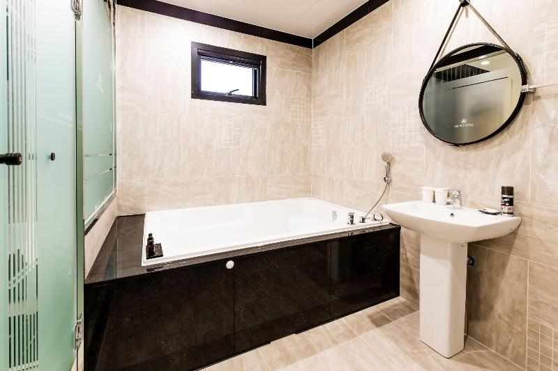 Air Sky Hotel image