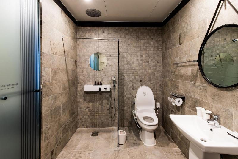 Air Sky Hotel image