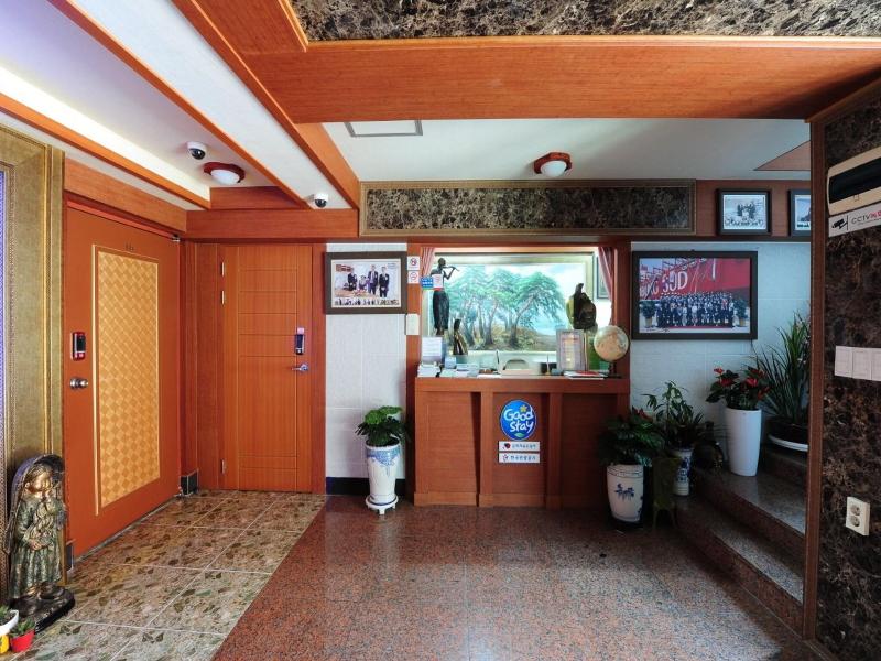 Hi Hotel image