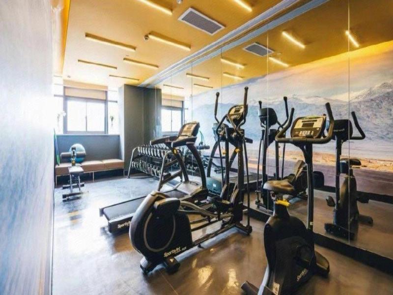 Atour Hotel Huzhou Dongwu image