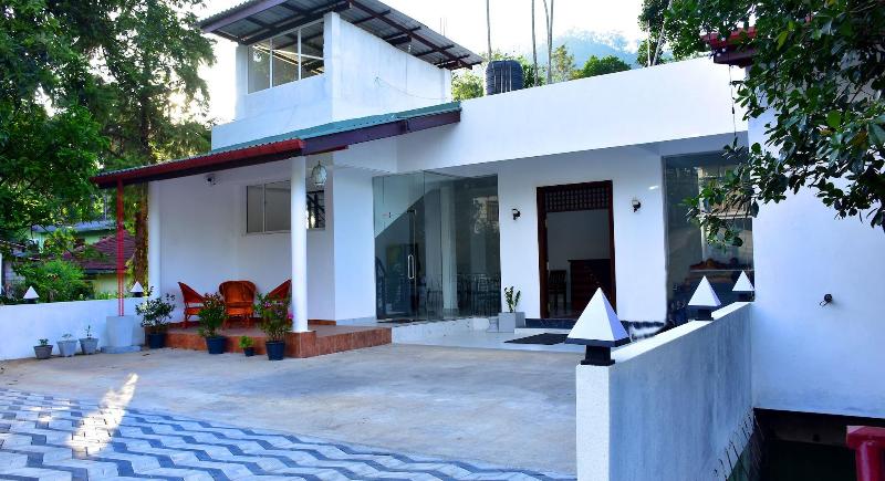 Nine Arch Holiday Resort image
