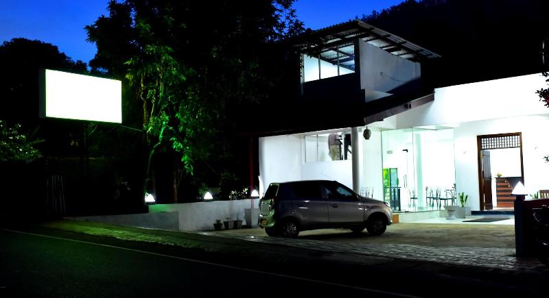 Nine Arch Holiday Resort image