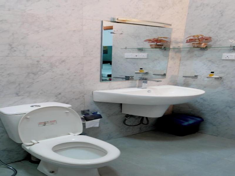 Nine Arch Holiday Resort image