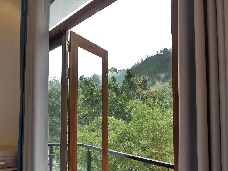 Nine Arch Holiday Resort image