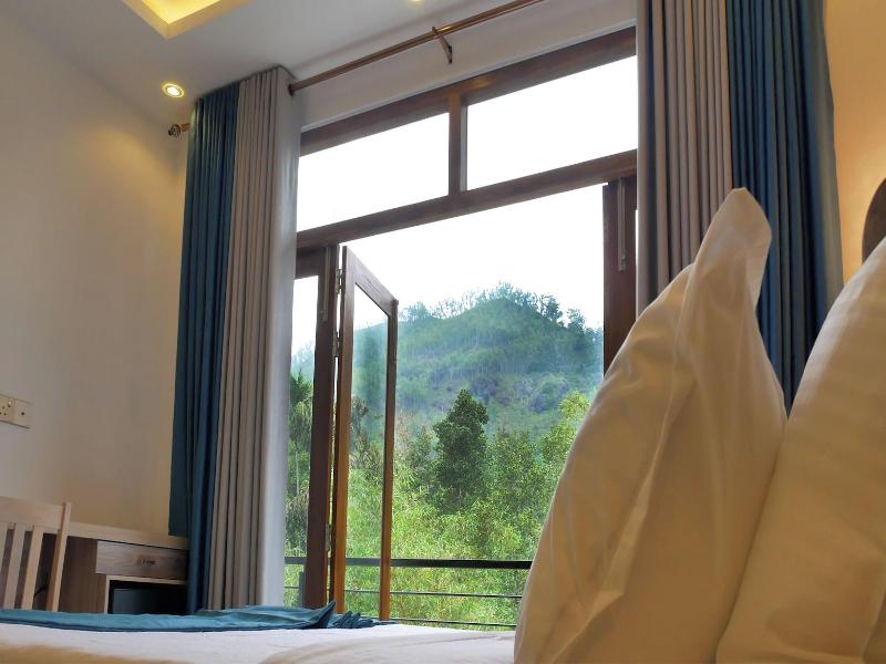Nine Arch Holiday Resort image