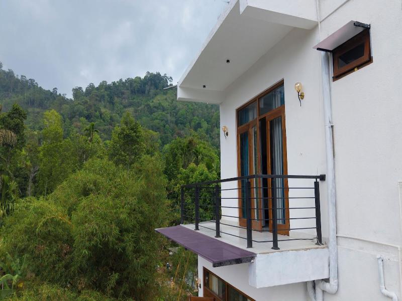 Nine Arch Holiday Resort image