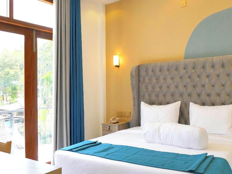 Nine Arch Holiday Resort image