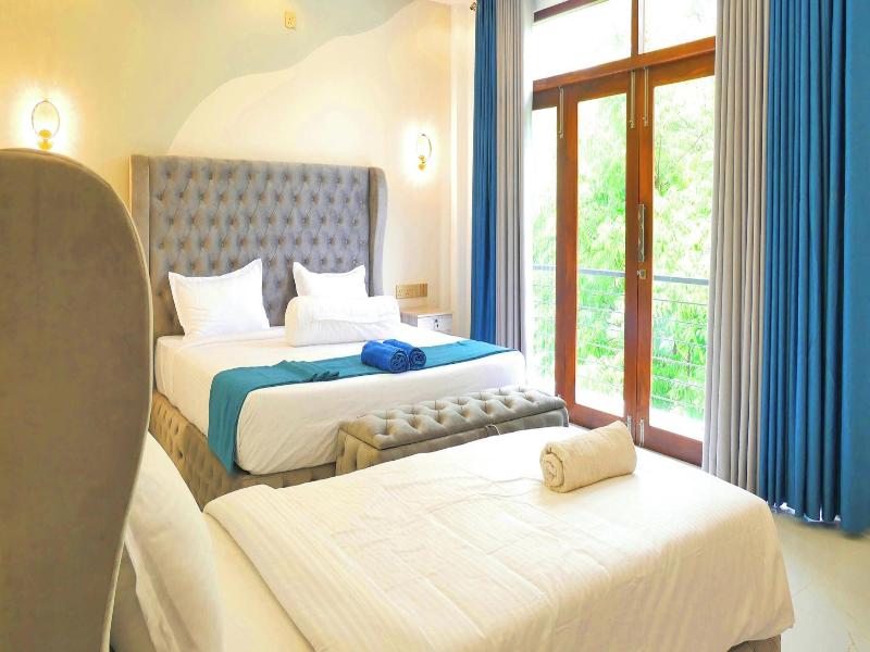 Nine Arch Holiday Resort image