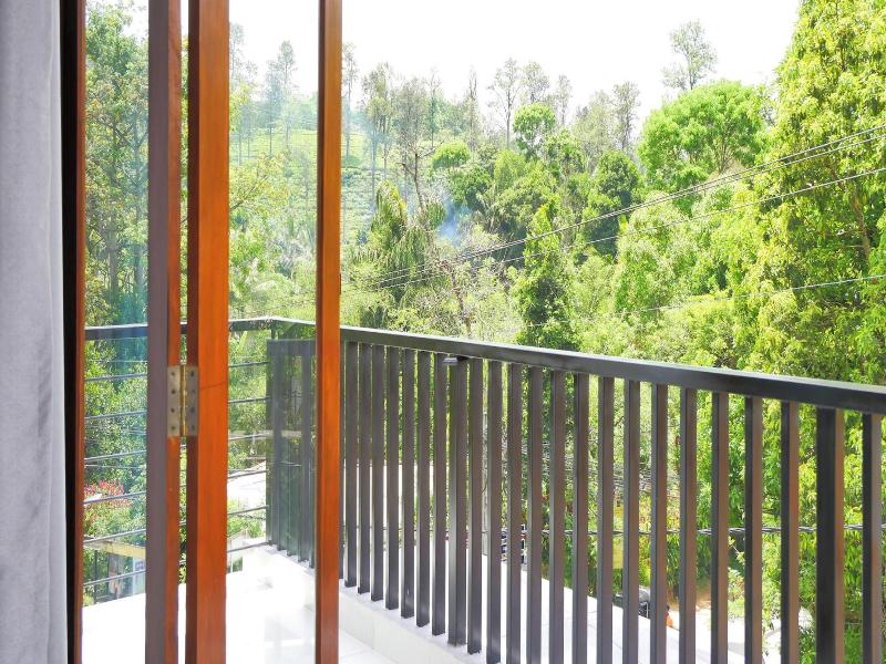 Nine Arch Holiday Resort image