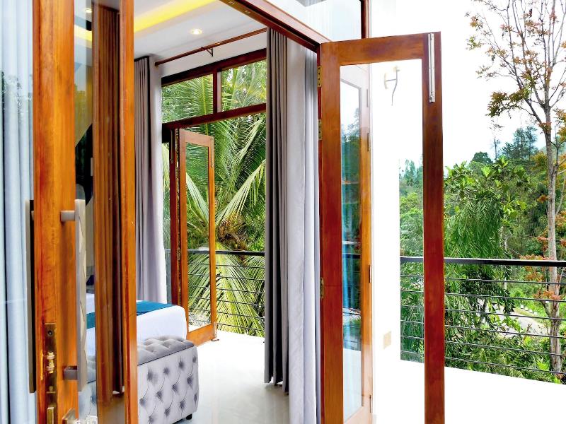 Nine Arch Holiday Resort image