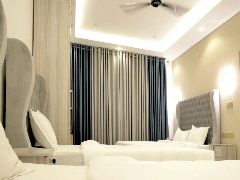 Nine Arch Holiday Resort image