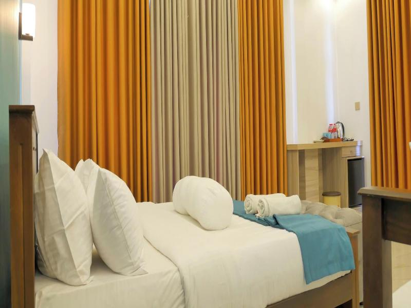 Nine Arch Holiday Resort image