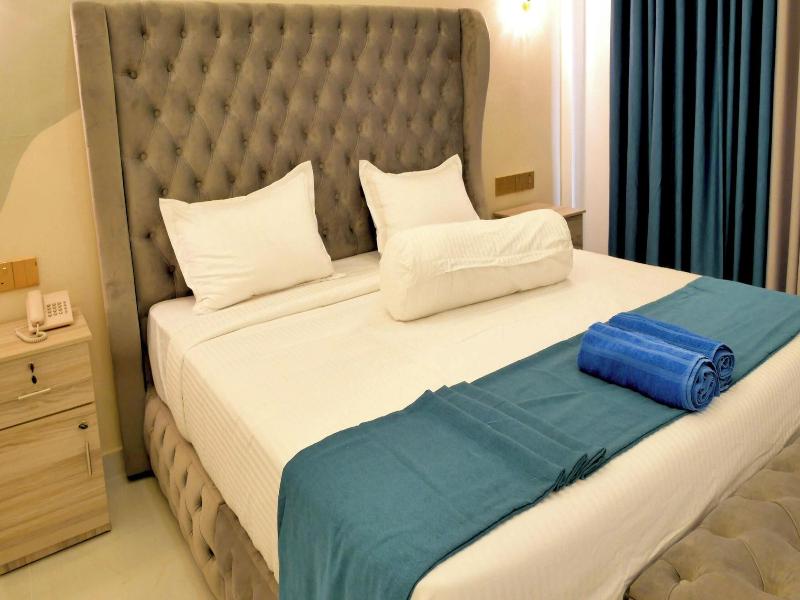 Nine Arch Holiday Resort image