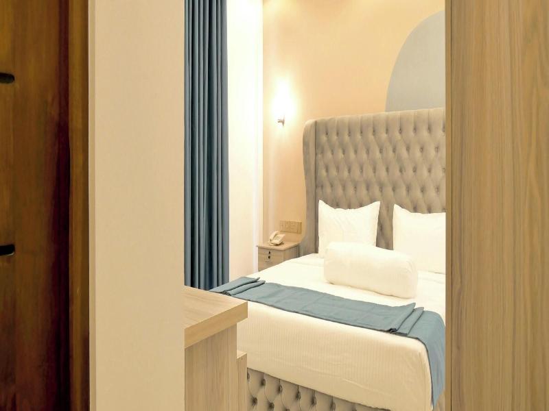 Nine Arch Holiday Resort image