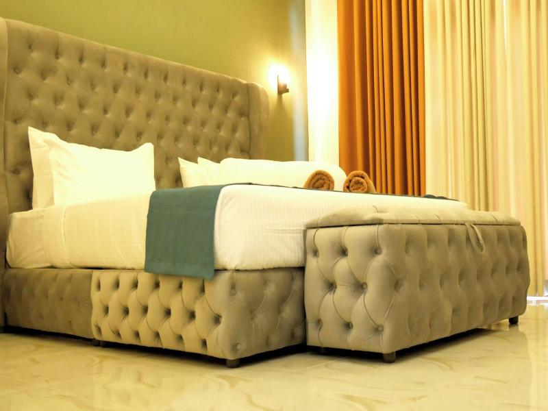Nine Arch Holiday Resort image