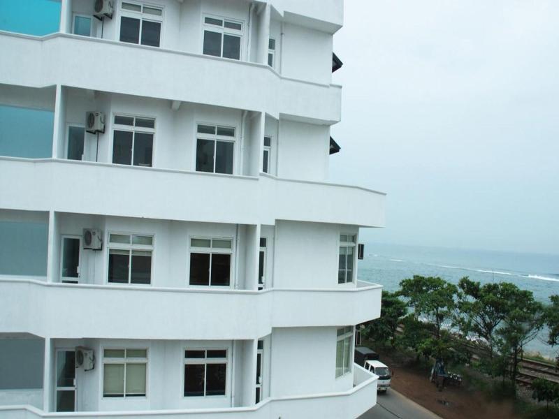 Sai Sea City Hotel image