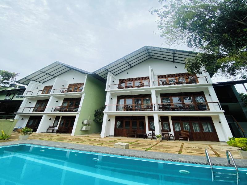 Hotel Athgira