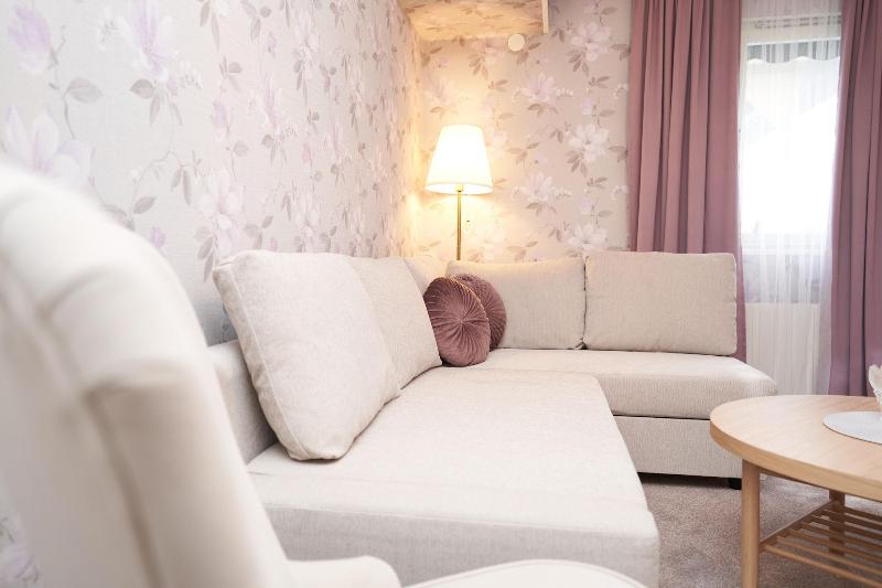 Björkbackens Karaktärshotell image