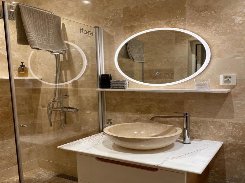 Borgs Villahotell image
