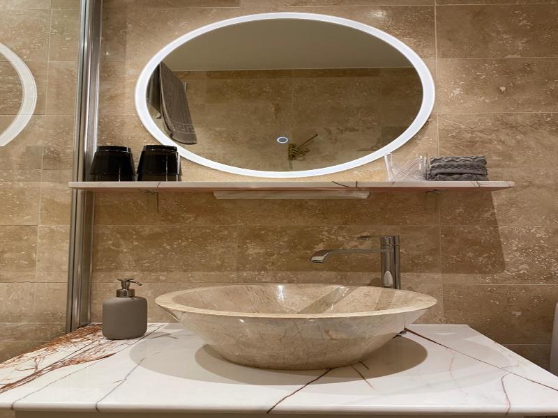 Borgs Villahotell image
