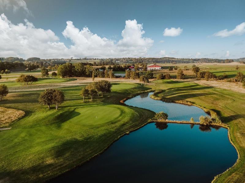 Bjäre Golfklubb Hotel & Lodge image
