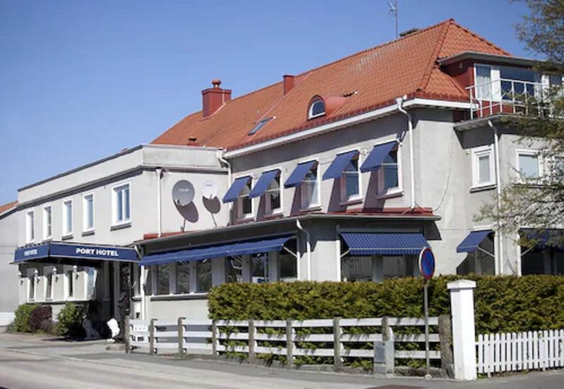 Port Hotel image