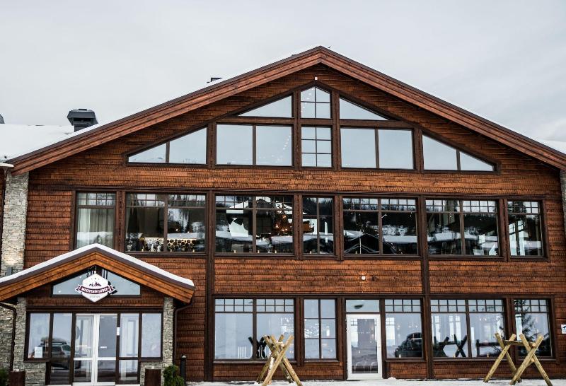 Mountain Lodge — general view