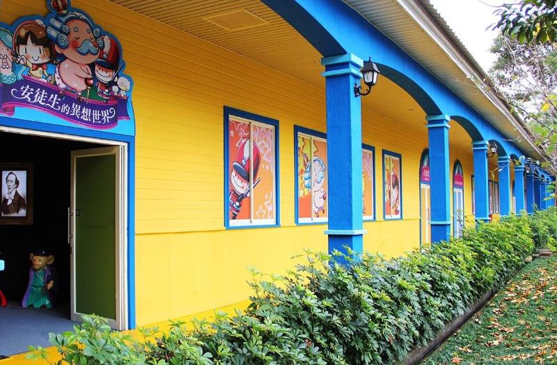 West Lake Resortopia image