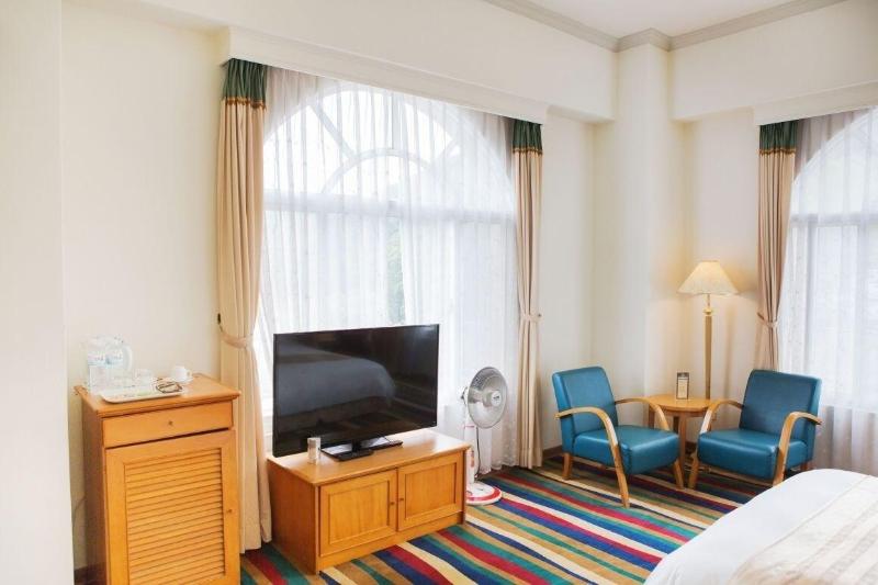 West Lake Resortopia image