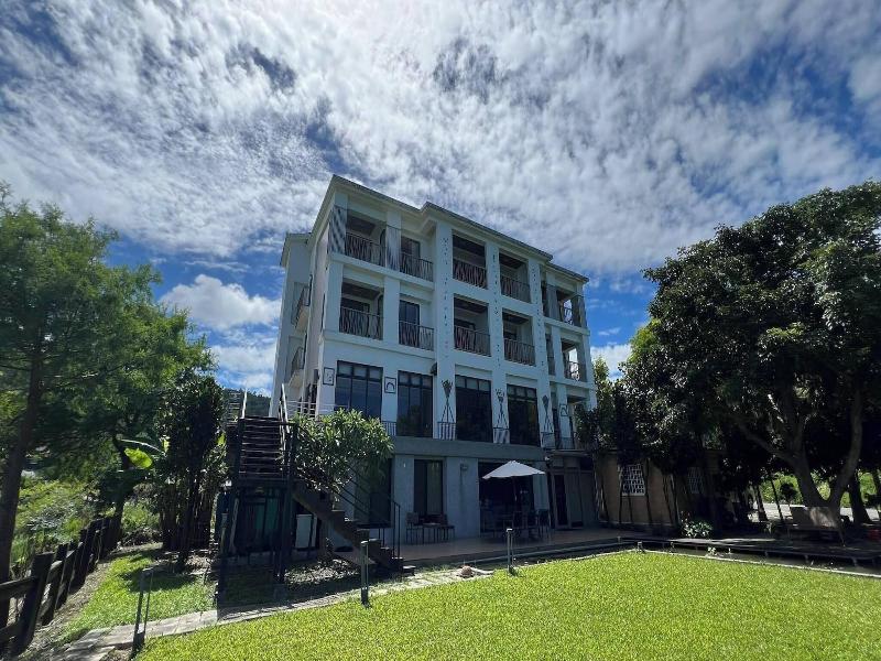Sinasera Resort image