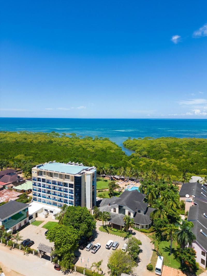 Tanga Beach Resort & Spa image