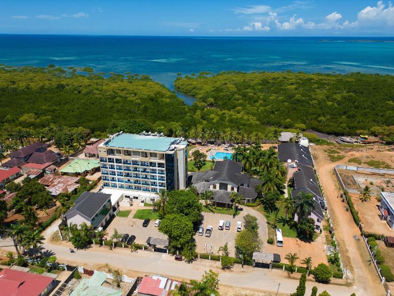 Tanga Beach Resort & Spa image