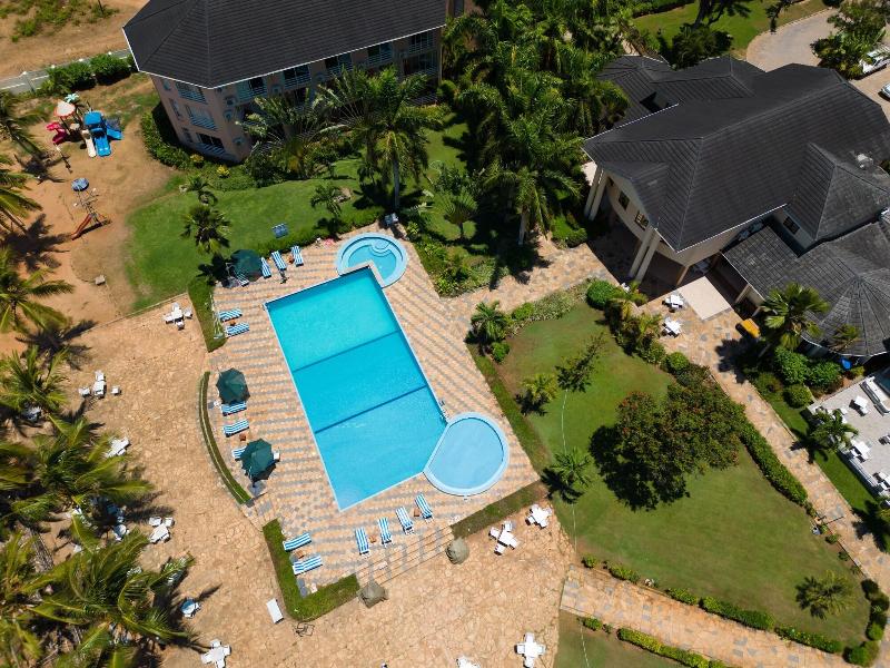 Tanga Beach Resort & Spa image