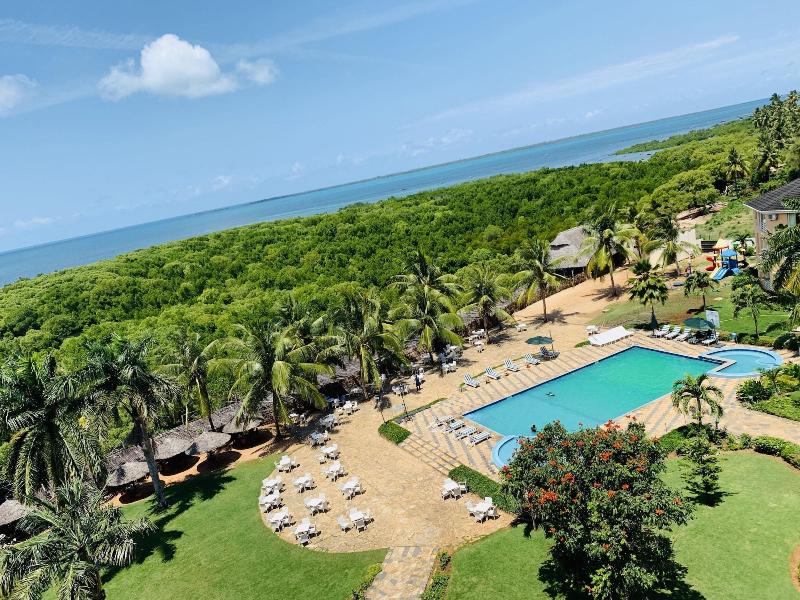 Tanga Beach Resort & Spa image