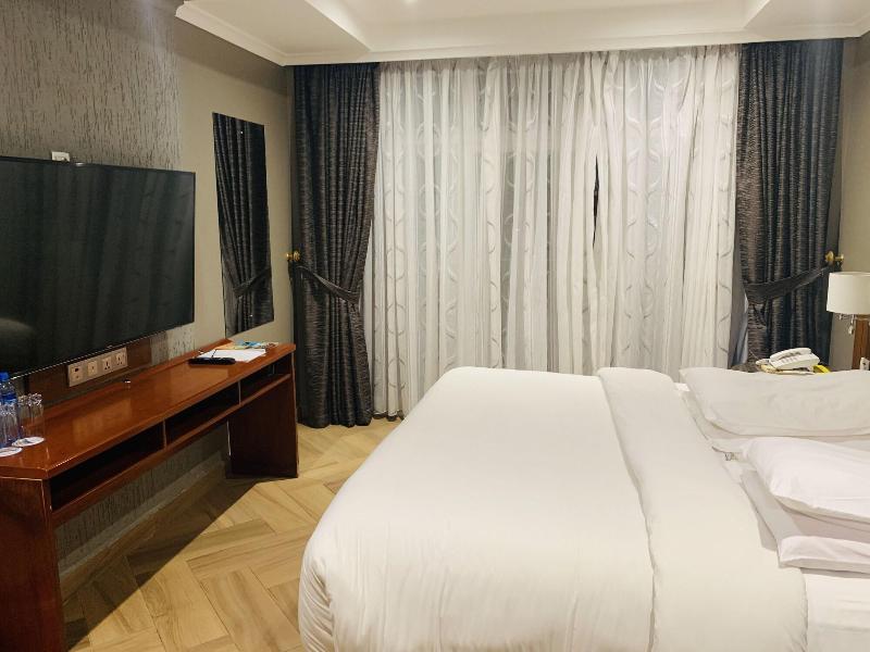 Tanga Beach Resort & Spa image