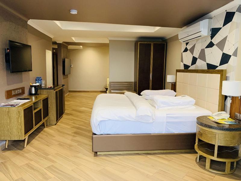 Tanga Beach Resort & Spa image