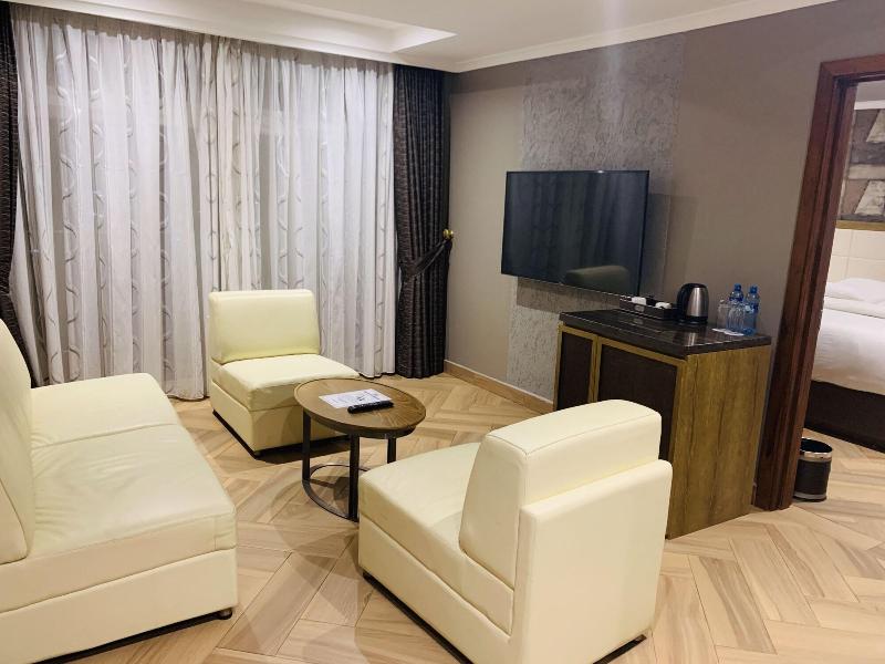 Tanga Beach Resort & Spa image