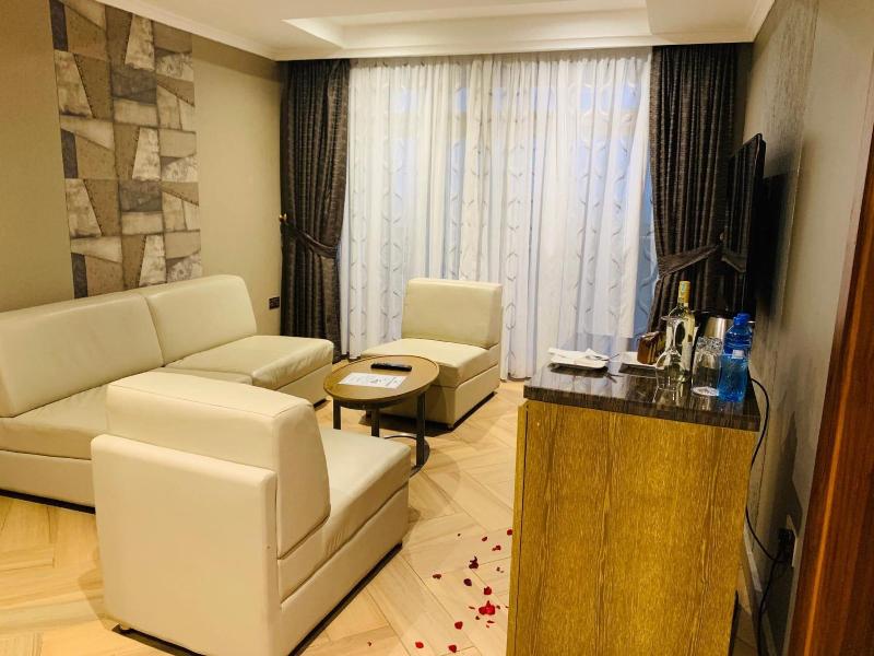 Tanga Beach Resort & Spa image