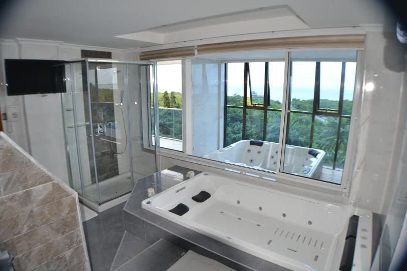 Tanga Beach Resort & Spa image