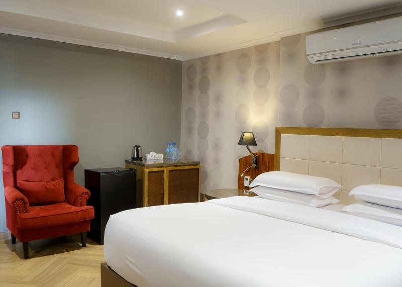 Tanga Beach Resort & Spa image