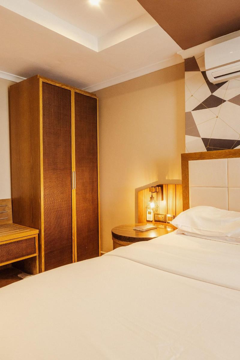 Tanga Beach Resort & Spa image