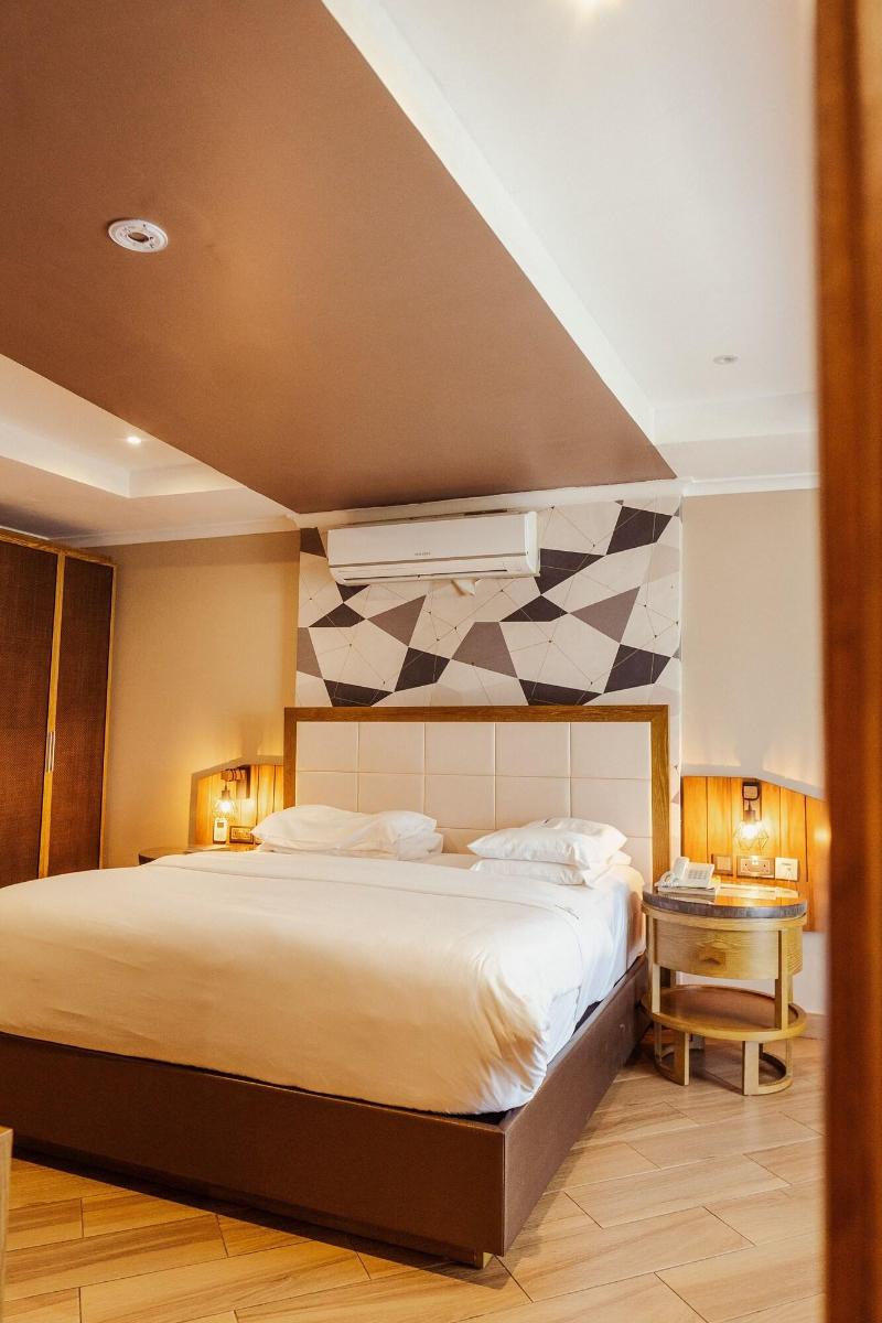 Tanga Beach Resort & Spa image