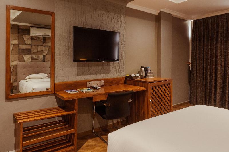 Tanga Beach Resort & Spa image